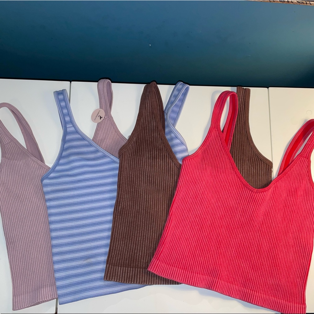 Bundle of 4 ribbed crop tops